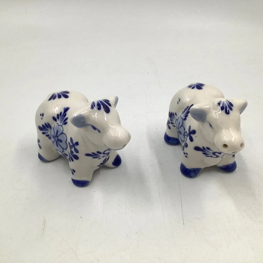 2‎ Cows Salt and Pepper Shaker Porcelain Aruba Gift Blue White Vintage